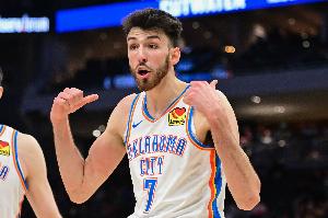 HTH Sports-切特今日送出6帽 生涯至少5盖帽的比赛10胜1负 只输给了火箭