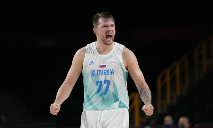 vip 注册-欧锦赛历史第五个三双！东契奇30分钟砍下26分10板11助率队取首胜