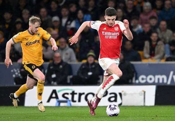 体育赛事-【英超】阿森纳2比0客胜狼队暂登顶，1分优势领跑